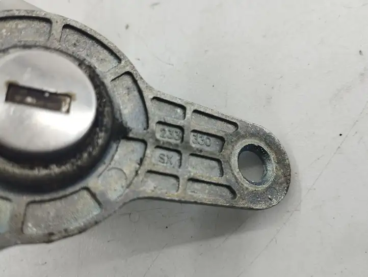 Maserati Quattroporte (2008 - 2012)  233330 Замок передней двери