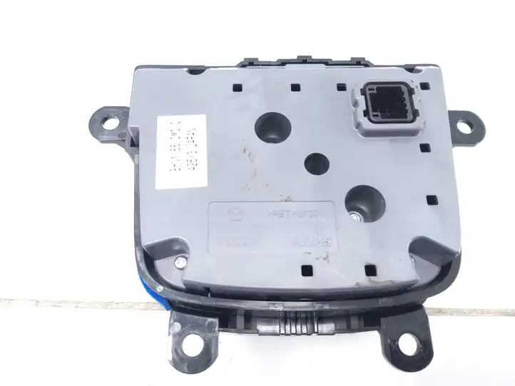   (2013 - 2017)  BHN166CM0C Мультимедийный контроллер