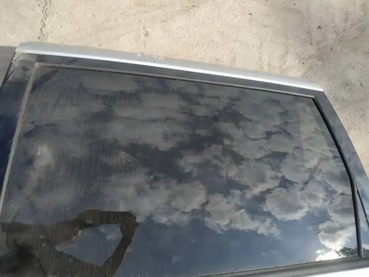 Toyota Previa (XR30, XR40) II (2000 - 2006) Стекло задней двери — фото 1