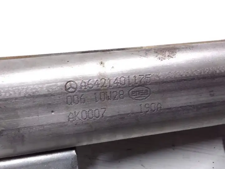 Mercedes-Benz C W204 (2007 - 2014)  A6421401175 Охладитель EGR