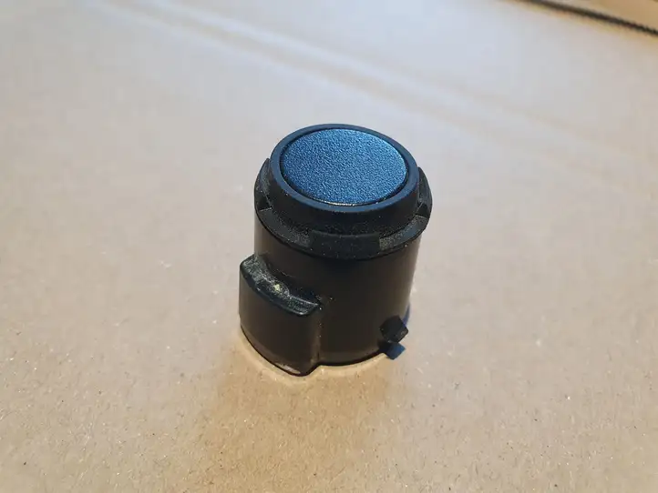 Audi Q3 F3 (2018 - )  83A807007 Передний кронштейн  датчика парковки (PDC)