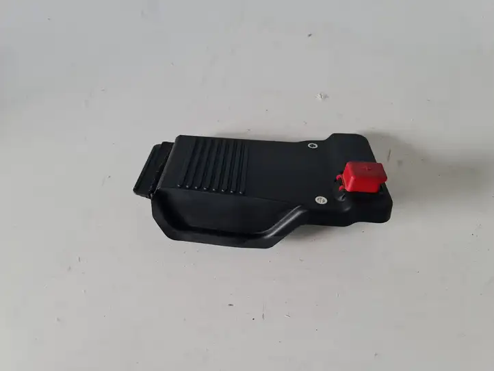 Volvo XC90 (2014 - 2019) 31479622 Крышка ящика аккумулятора — фото 2