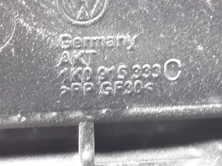 Volkswagen PASSAT B6 (2005 - 2010)   Ящик аккумулятора