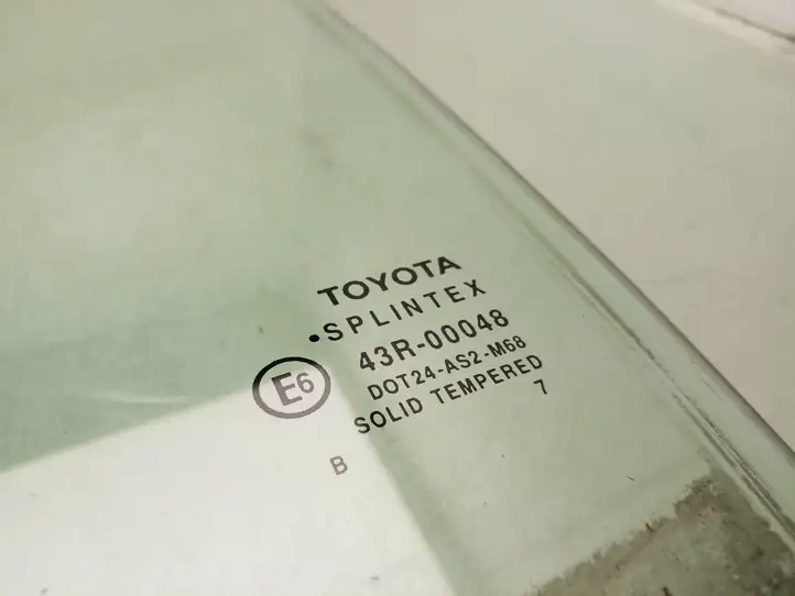 Toyota Yaris (2005 - 2009) AS2 Стекло задней двери — фото 2