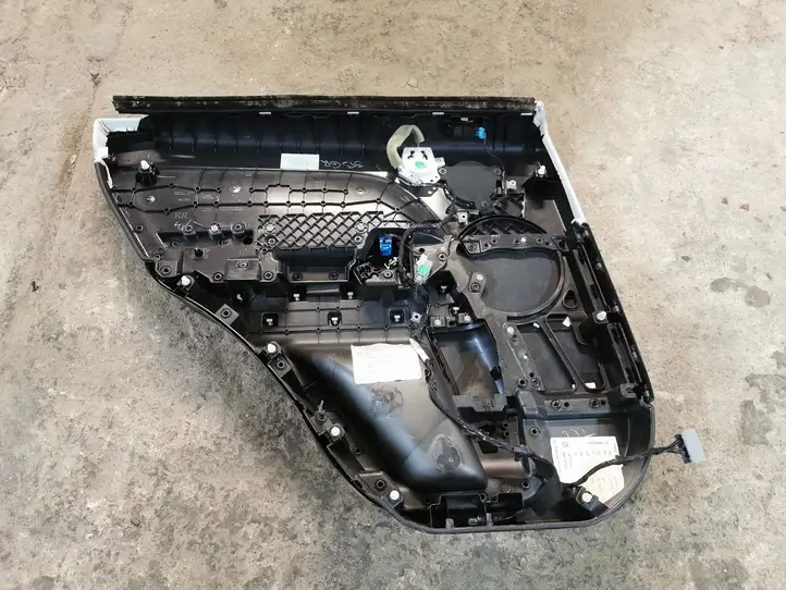 Land Rover Range Rover L405 (2012 - 2017) DK6227502A Обшивка задней двери — фото 3