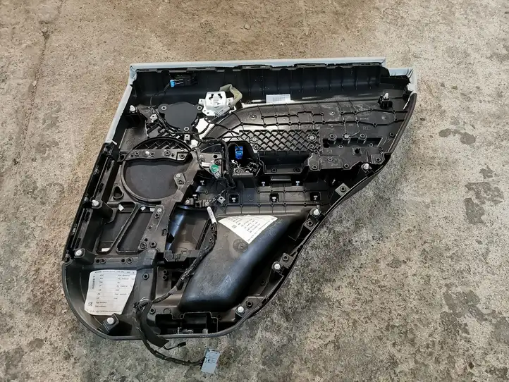 Land Rover Range Rover L405 (2012 - 2017) DK6227508A Обшивка задней двери — фото 2