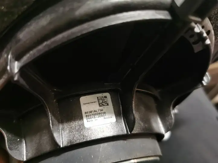 Subaru Outback (BS) (2014 - 2019) 86301AL75A Твитер задних дверей — фото 2