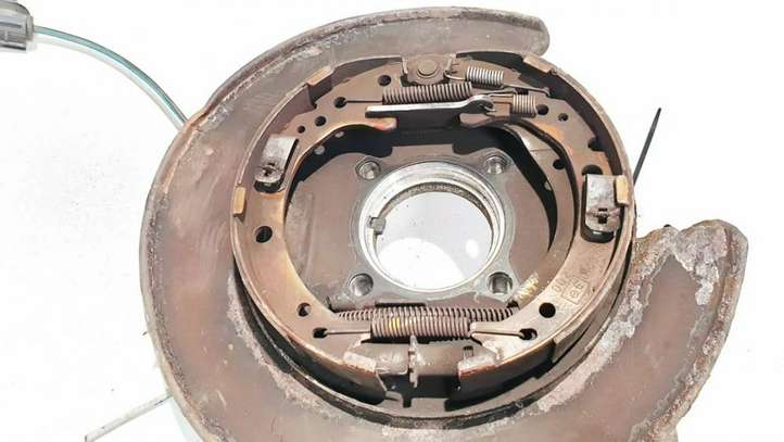 Honda CR-V (2006 - 2009)   Колодки ручного тормоза