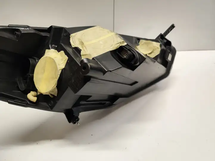 Ford Fiesta (2013 - 2017) H1BB13W030AG Передняя фара — фото 9