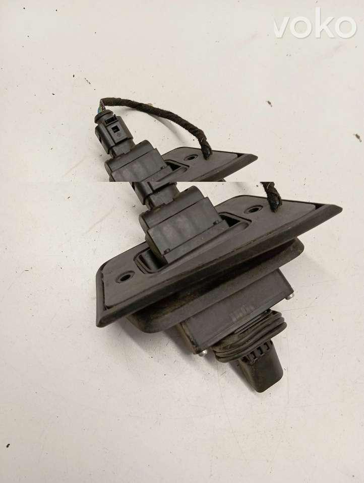 Volkswagen Transporter-Caravelle (2003 - 2009)  7H0907438 Контактное соединение дверей