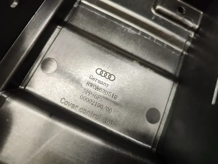 Audi A4 S4 B9 (2015 - 2019) 8W0863051B Прочие детали салона — фото 4