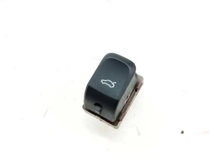 Audi A5 8T 8F (2007 - 2011) 8K0959831 Кнопка закрытия крышки багажника — фото 1