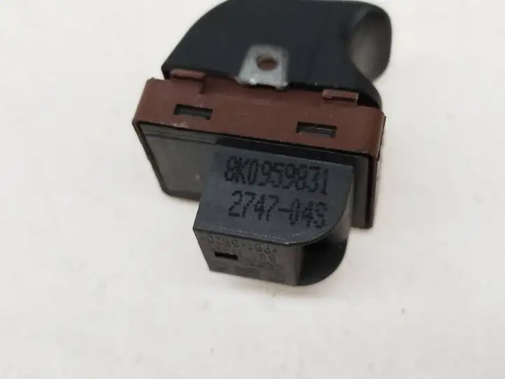 Audi A5 8T 8F (2007 - 2011) 8K0959831 Кнопка закрытия крышки багажника — фото 2