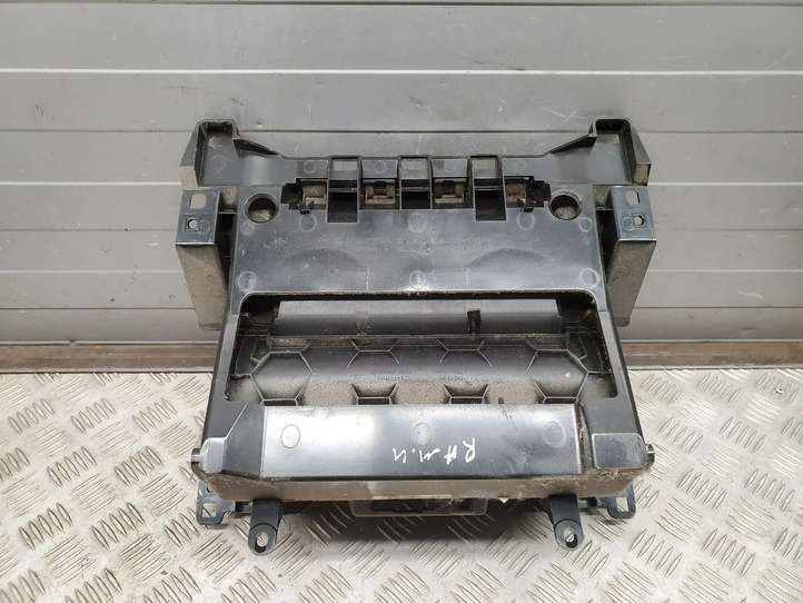Dodge Ram (2008 - )  1EA97TRMAA Держатель чашки