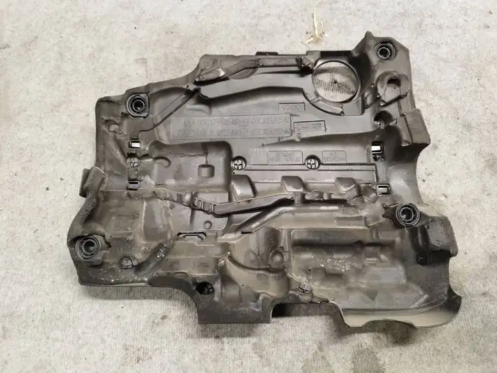 Skoda Superb B6 (3T) (2008 - 2015) 03L103925AM Крышка двигателя декоративная — фото 2
