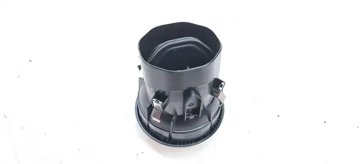 Mercedes-Benz CLA C117,X117,W117 (2013 - 2019) A1178300354 Центральный воздушный дефлектор — фото 2