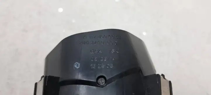 Mercedes-Benz CLA C117,X117,W117 (2013 - 2019) A1178300354 Центральный воздушный дефлектор — фото 3