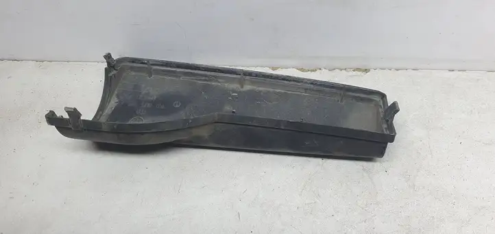 Volkswagen PASSAT B6 (2005 - 2010) 1K0805965E Детали воздухозаборника — фото 2