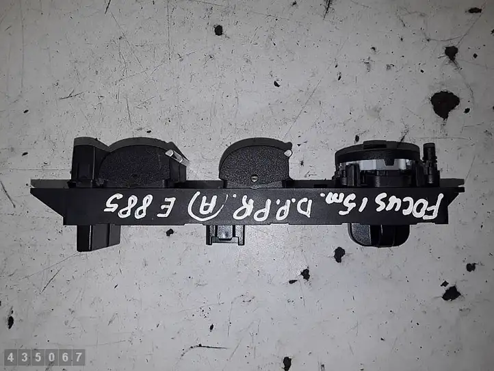 Ford Focus (2011 - 2015) F1ET14A132CB Блок кнопок стеклоподъемников — фото 1