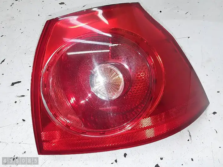 Volkswagen Golf V (2003 - 2009) 1K6945096E Задний фонарь в кузове — фото 1