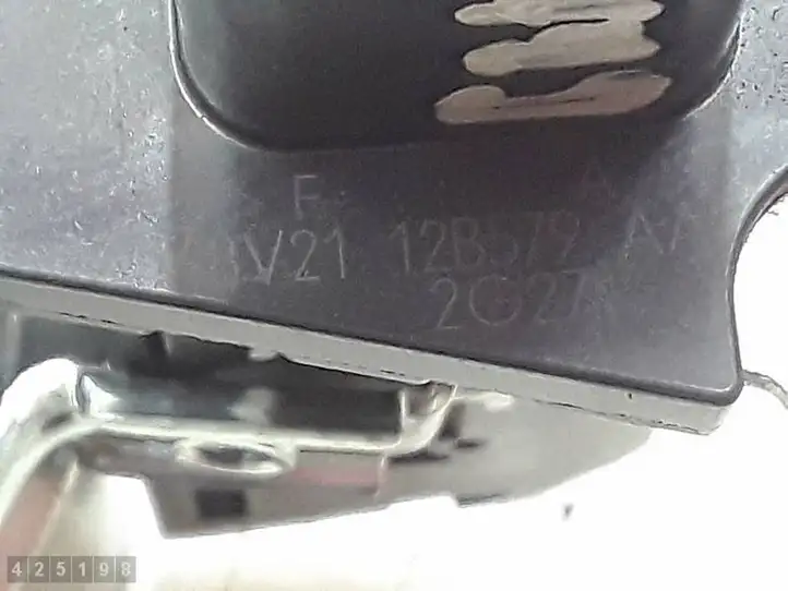 Ford Fiesta (2013 - 2017) 8V2112B579AA Датчик массового расхода воздуха — фото 5