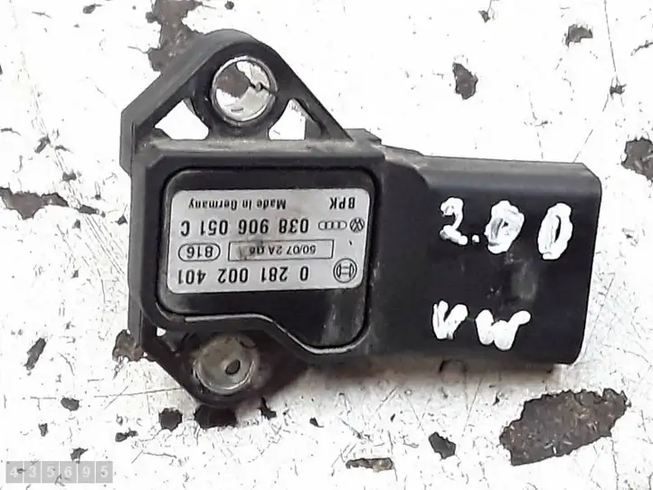 Volkswagen Tiguan (2007 - 2011) 038906051C Датчик давления воздуха впуска — фото 1