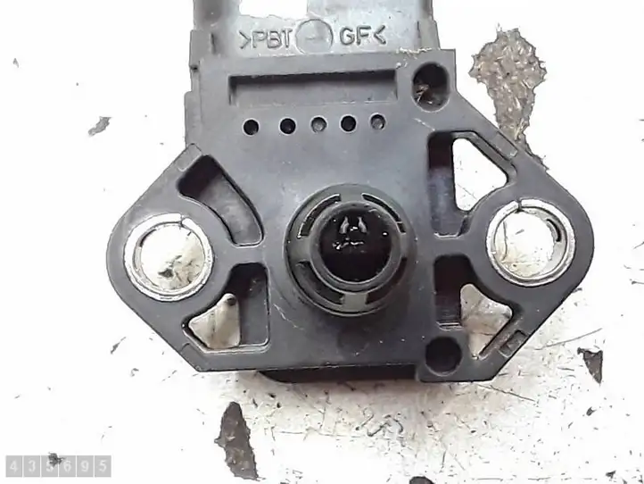 Volkswagen Tiguan (2007 - 2011) 038906051C Датчик давления воздуха впуска — фото 3