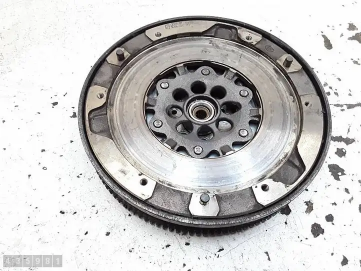 BMW 3 E90 E91 (2005 - 2012) 415055210 Маховик двигателя — фото 1