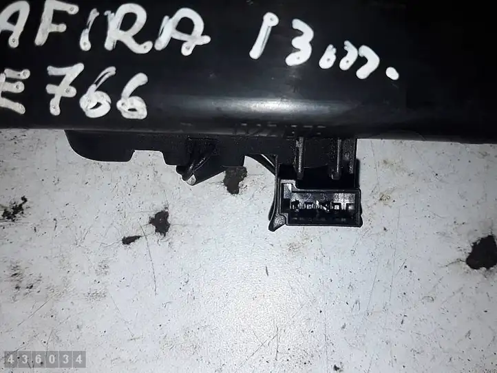 Opel Zafira B (2008 - 2014) 13271375 Кнопка закрытия крышки багажника — фото 3