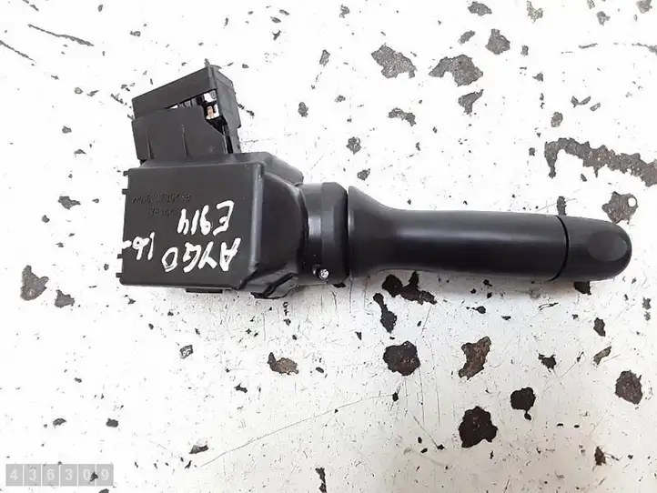 Toyota Aygo AB40 (2014 - 2018) 17F003LH Переключатель стеклоочистителей — фото 4