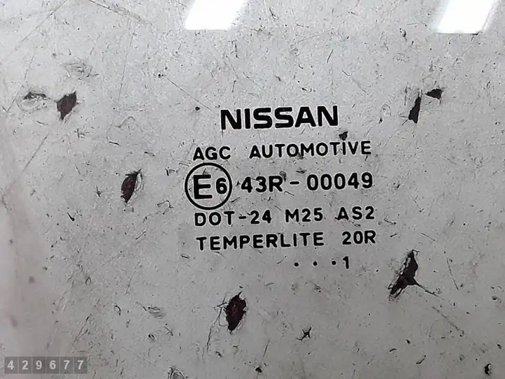 Nissan Qashqai (2010 - 2013) E643R00049 Стекло передней двери — фото 3