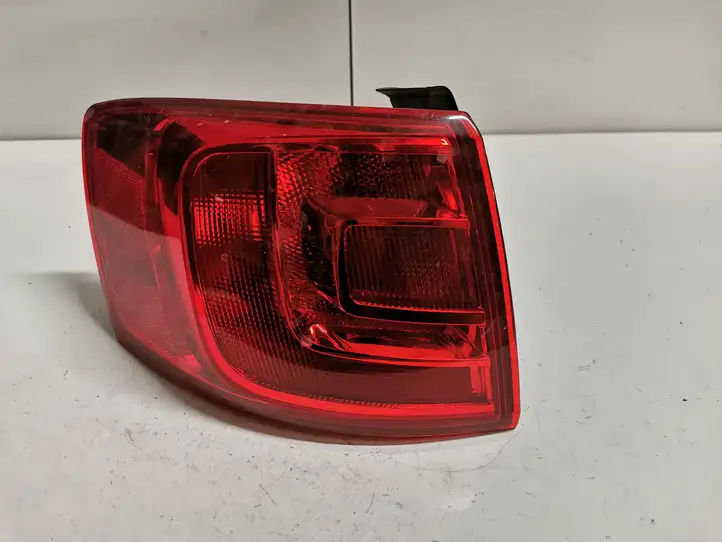 Volkswagen Jetta VI (2011 - 2018) 5C6945095 Задний фонарь в кузове — фото 1