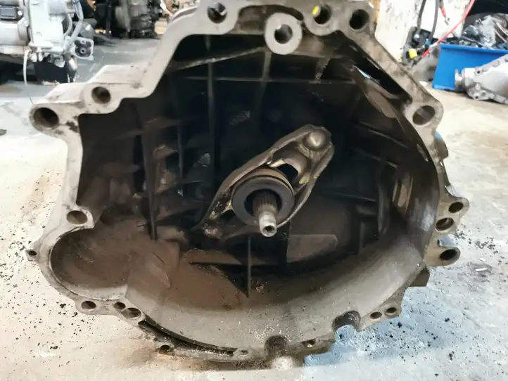 Audi A4 S4 B7 8E 8H (2004 - 2009) 02X301211C Механическая коробка передач, 6 передач — фото 3
