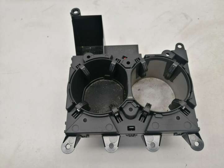 Audi Q5 (2012 - 2017)  8R0862534 Держатель чашки