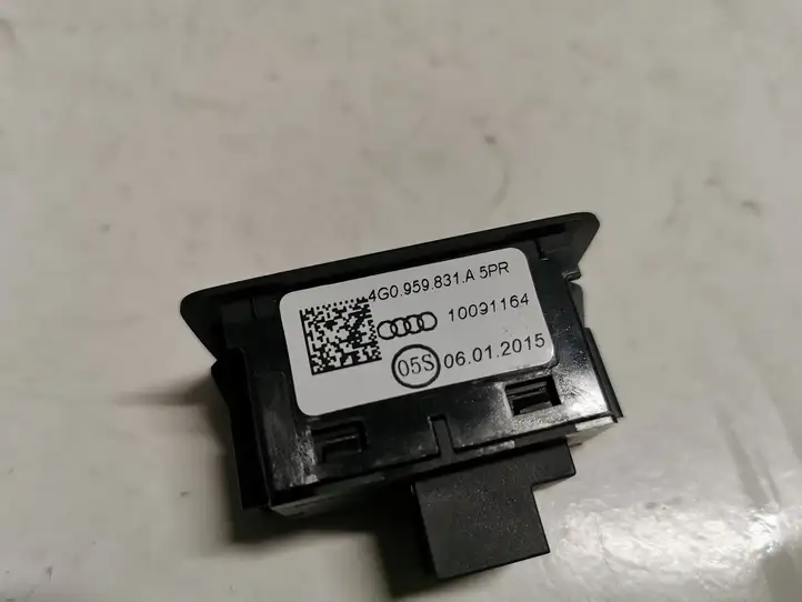 Audi Q5 SQ5 (2012 - 2017) 4G0959831A Кнопка закрытия багажника — фото 3