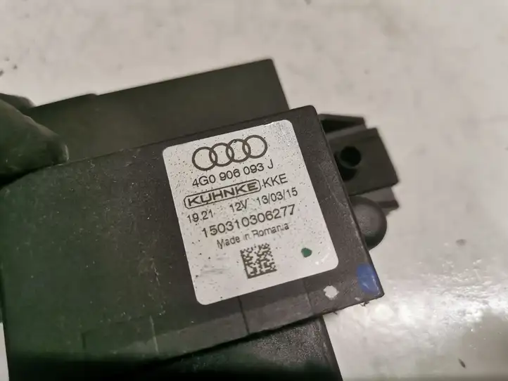 Audi Q5 SQ5 (2012 - 2017) 4G0906093J Реле насоса горючего — фото 3