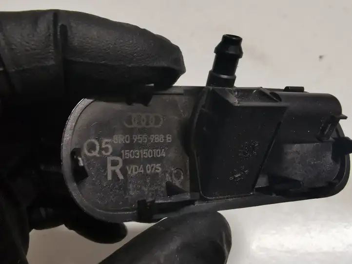 Audi Q5 SQ5 (2012 - 2017) 8R0955988B Форсунка омывателя лобового стекла — фото 4
