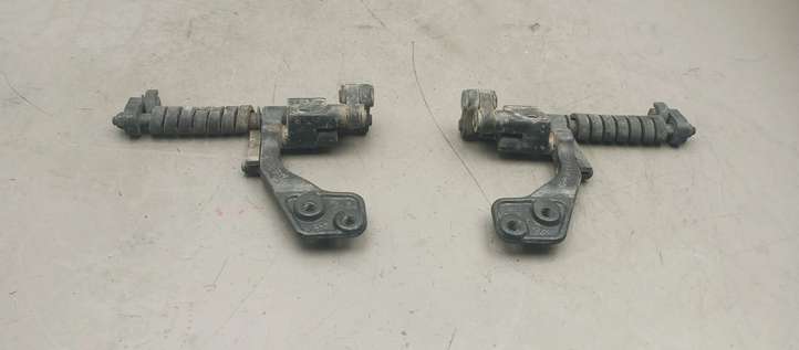 BMW 3 E46 (1998 - 2005)  8254016 Комплект петлей багажника
