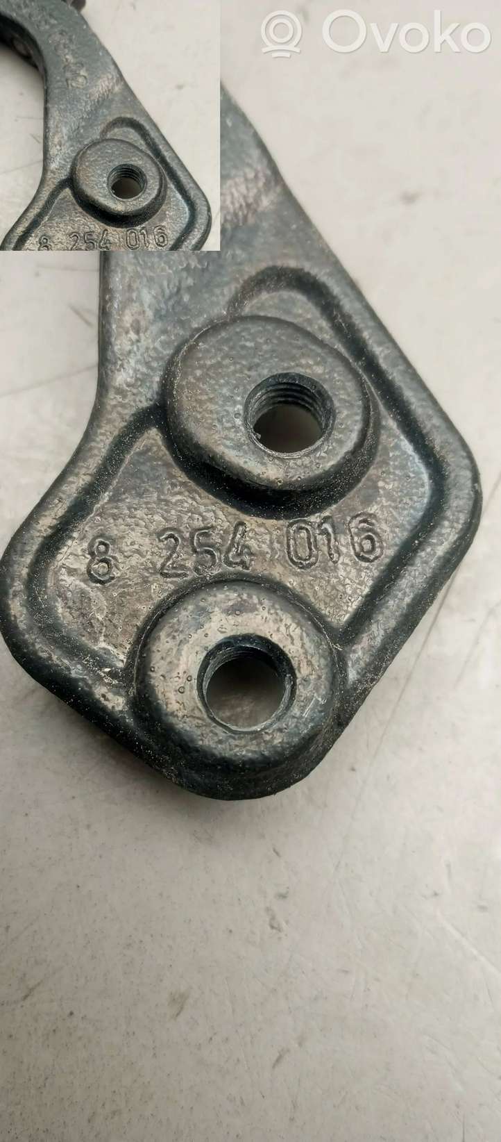 BMW 3 E46 (1998 - 2005)  8254016 Комплект петлей багажника