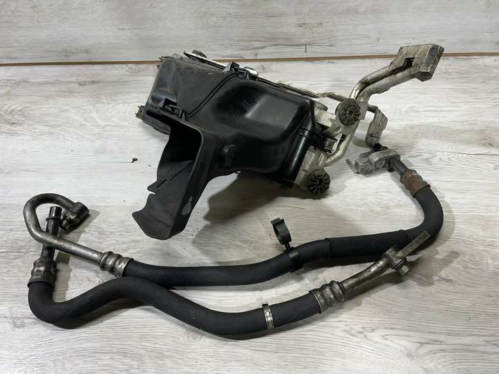 BMW 3 E90 E91 (2005 - 2012)  7521376 Масляный радиатор коробки передач