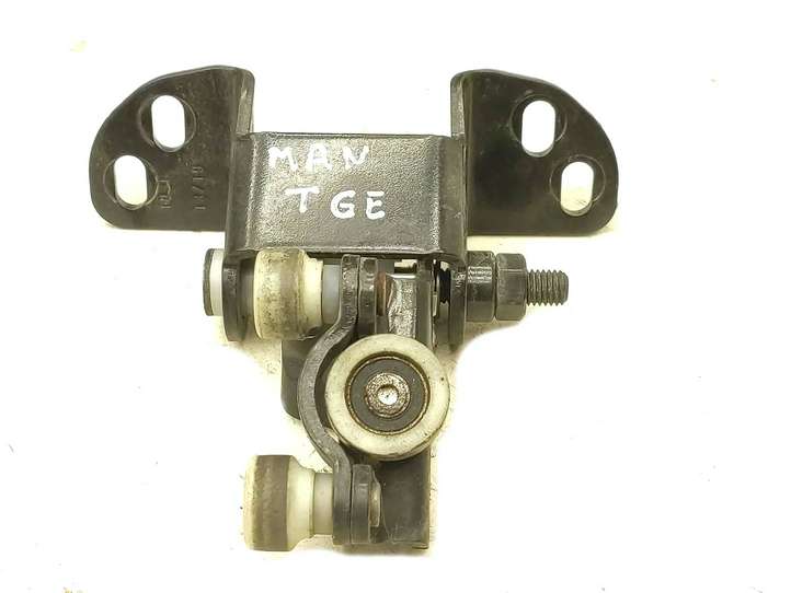 MAN TGE 1 Gen (2003 - 2020)  7C0843303 Средняя направляющая ролика / средний шарнир