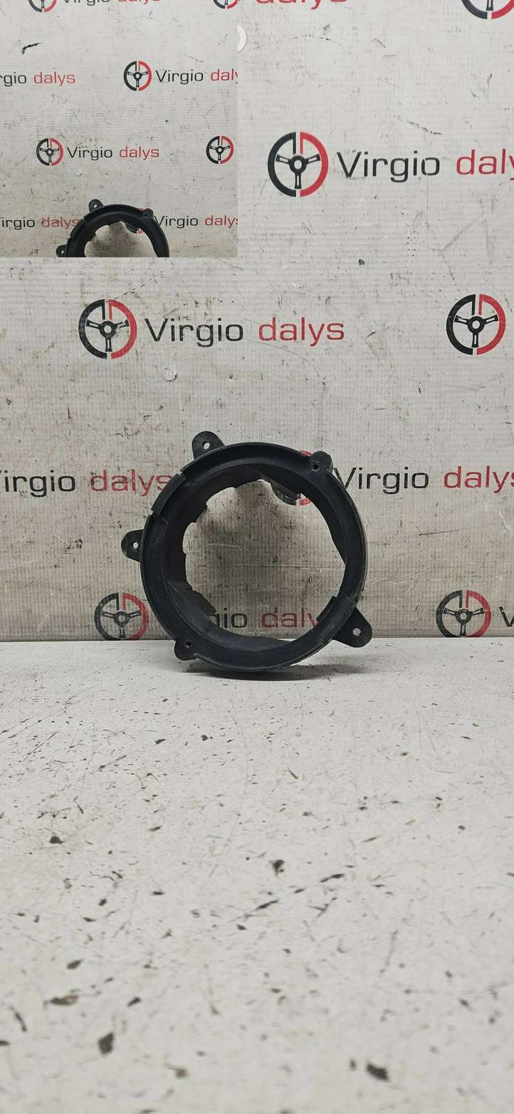 Renault Clio III (2005 - 2012)  8200372738 Рамка бокового динамика