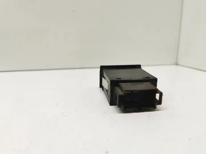 Skoda Octavia Mk1 (1U) (1996 - 2004) 1U0959621A Кнопка обогрева стекла — фото 2