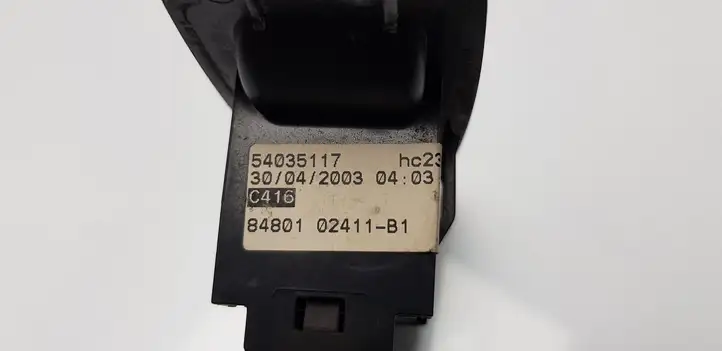 Toyota Corolla E120 E130 (2000 - 2004) 8480102411B1 Кнопка стеклоподъемников — фото 4