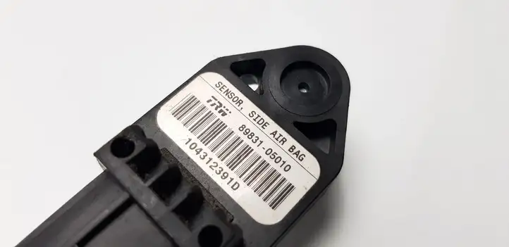 Toyota Corolla E120 E130 (2000 - 2004) 8983105010 Датчик удара SRS — фото 3