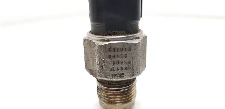 Toyota Corolla E120 E130 (2000 - 2004) 8945860010 Датчик уровня топлива — фото 3
