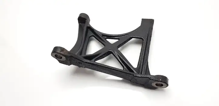 Toyota Corolla E120 E130 (2000 - 2004) 171180G010 Кронштейн двигателя — фото 2
