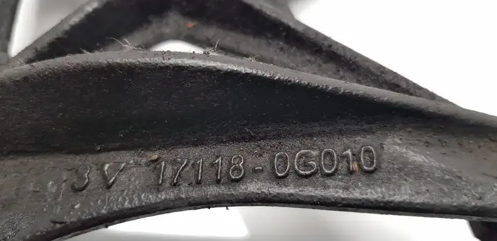 Toyota Corolla E120 E130 (2000 - 2004) 171180G010 Кронштейн двигателя — фото 3