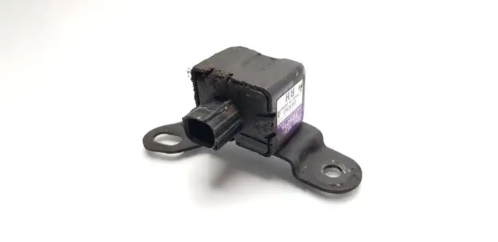 Toyota Corolla E120 E130 (2000 - 2004) 8917313041 Датчик удара SRS — фото 1