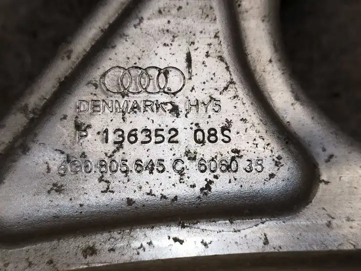 Audi A6 C7 (2011 - 2014) 4G0805645C Прочие детали моторного отсека — фото 2